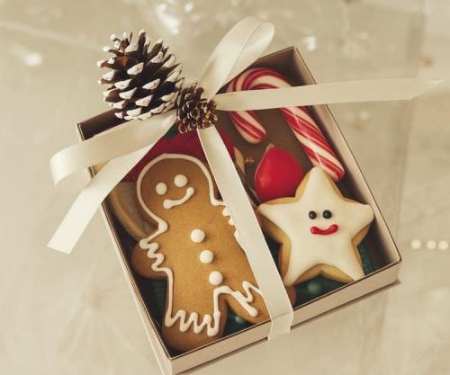 christmas-treat-boxes-with-window.jpg