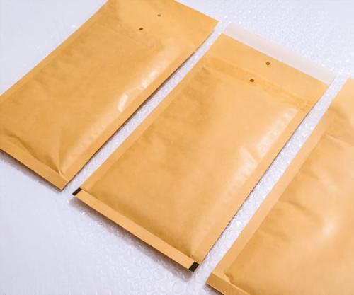 custom-bubble-poly-mailers (2).jpg