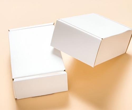 white-mailer-boxes-wholesale.jpg